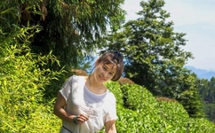 女人奶被捏动态图片